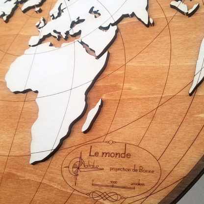 carte du monde en bois projection de bonne