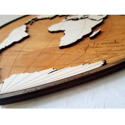 carte du monde en bois NaturalEarth