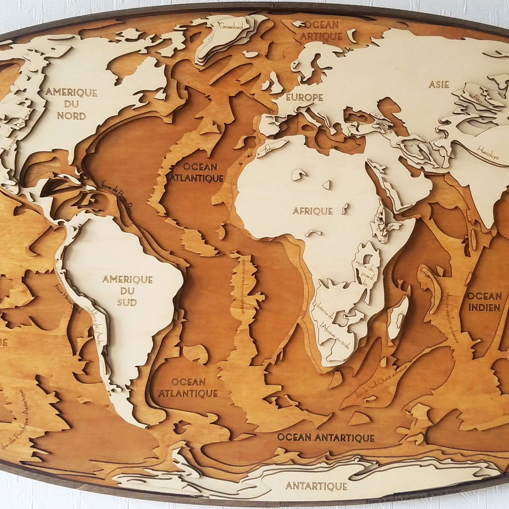 Carte du monde décorative en bois, authentique et originale - Altaluz
