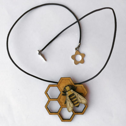 pendentif abeille en bois et cuir