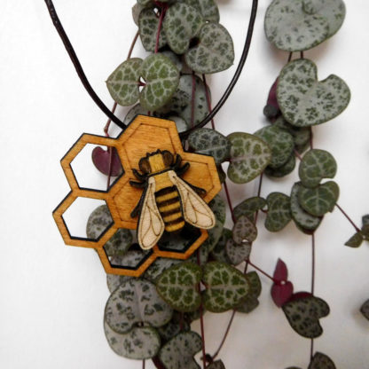 pendentif abeille en bois