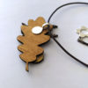pendentif feuille de chêne lucane, vue de dos