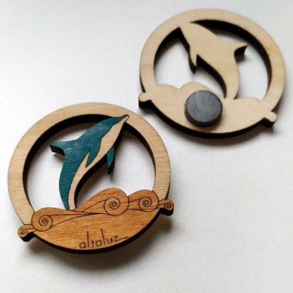 magnet en bois dauphin