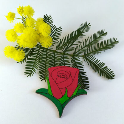 Boutonnière bouton de rose rouge en bois